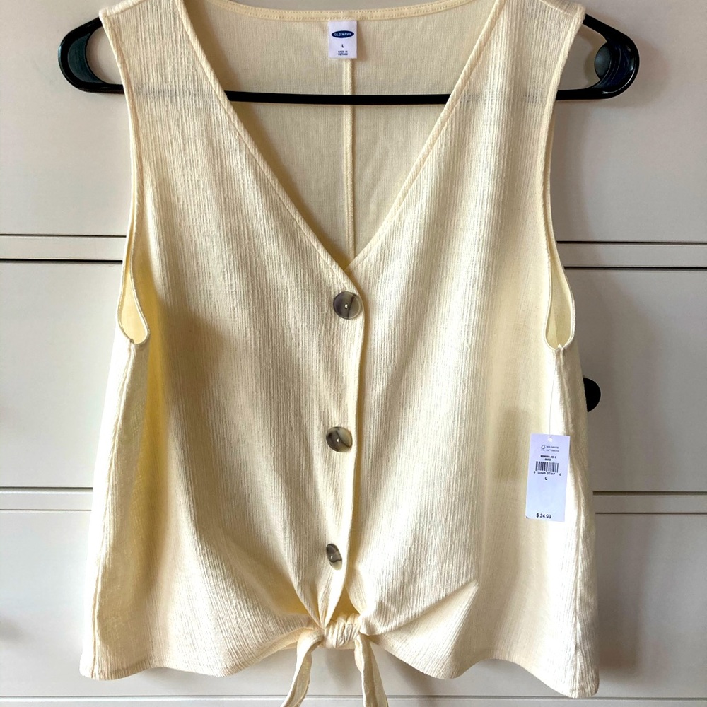 Old Navy never worn top size L
